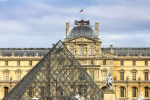 Cheap-hotels-in-Paris-Front-view-of-Louvre-Museum